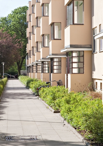 bd9435f235cb4005045f2e6c43e9346a