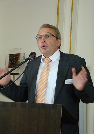 209ef5fa7096b4e6423fdf9afc56b93d