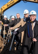 Ein Foto beim ersten Spatenstich