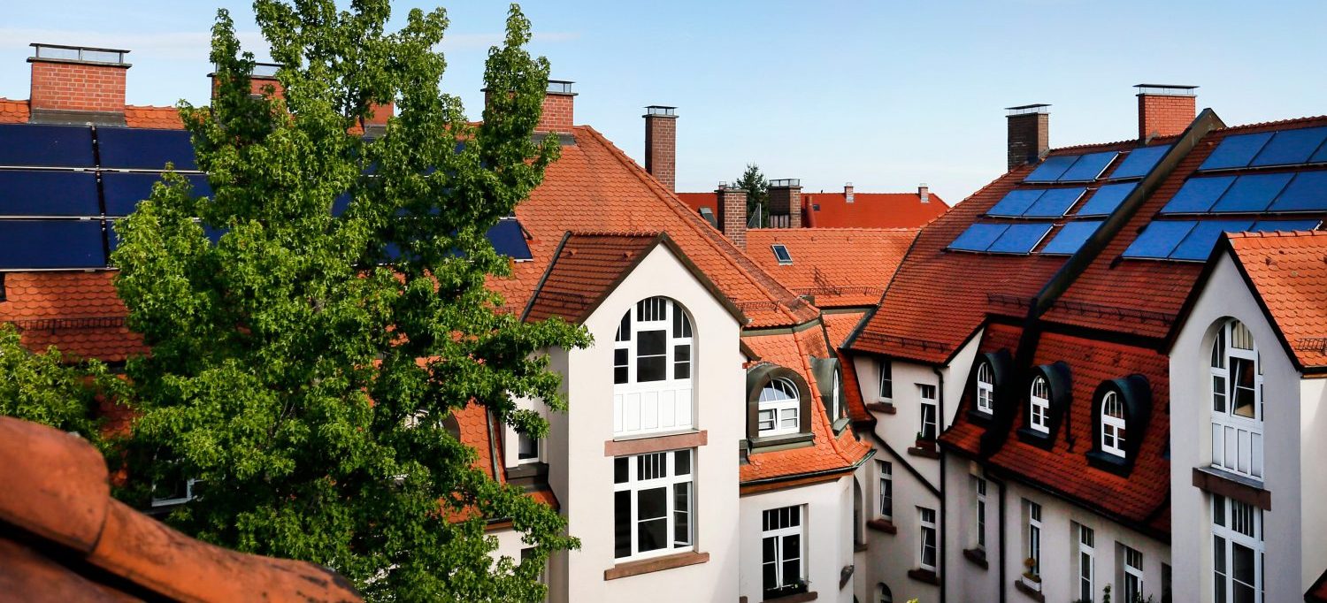 Wärmeversorgung von Mehrfamilienhäusern mit Solarthermie lohnt sich Wärmeversorgung von Mehrfamilienhäusern mit Solarthermie lohnt sich