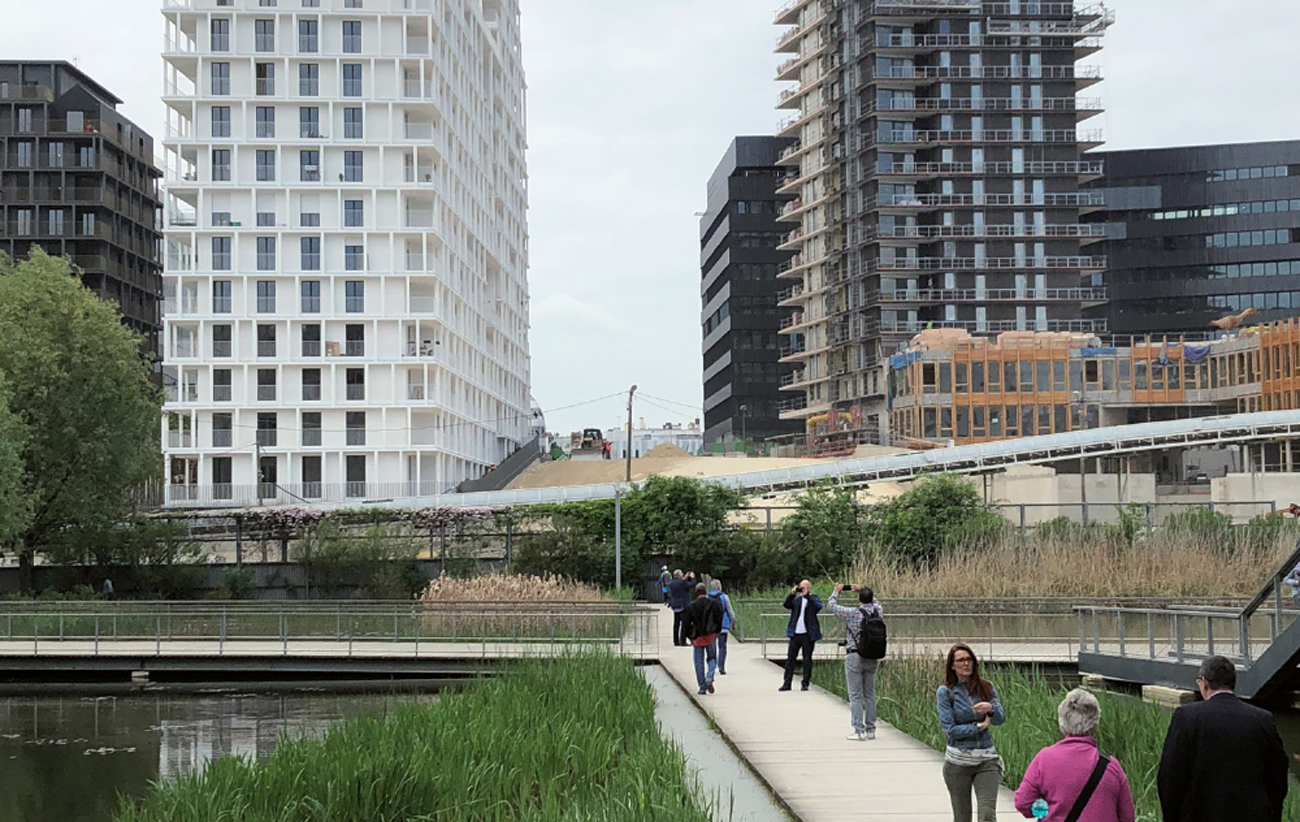 Paris auf und über Schiene bringen